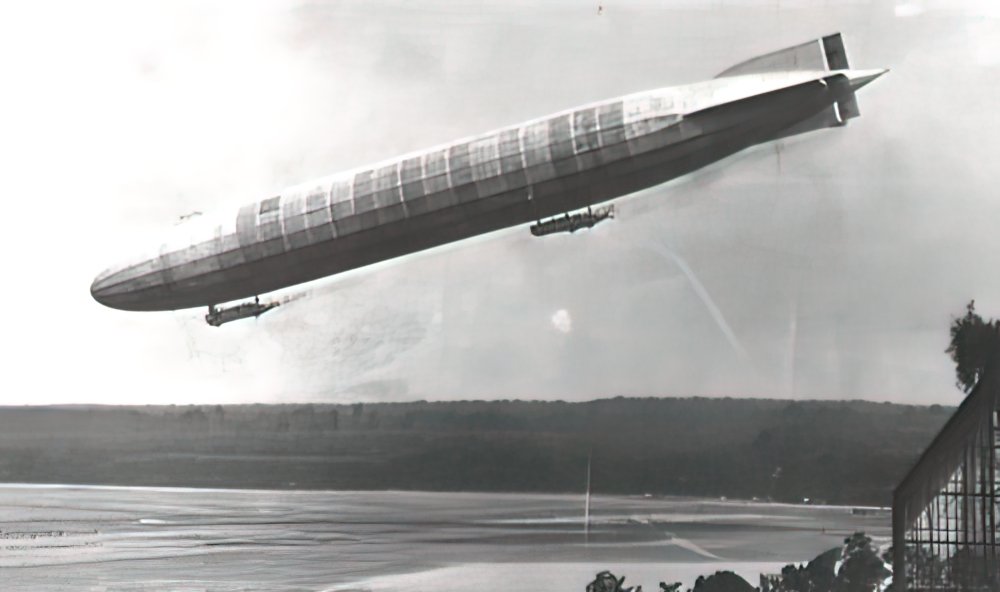 Zeppelin Airship 663 A4 Photo Print