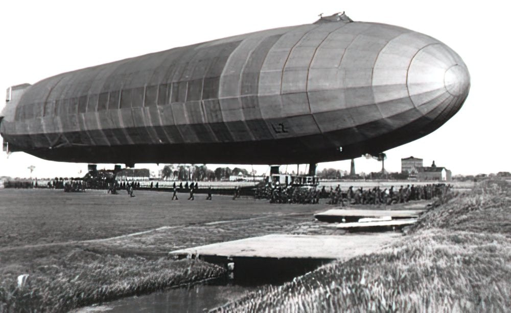 Zeppelin Airship 669 A4 Photo Print