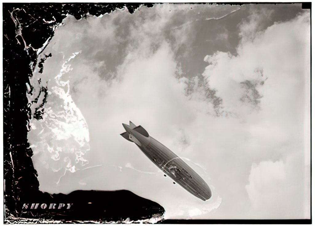 Zeppelin Airship 67 A4 Photo Print
