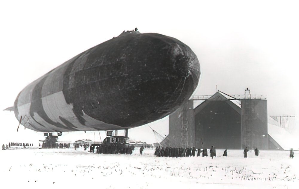 Zeppelin Airship 670 A4 Photo Print