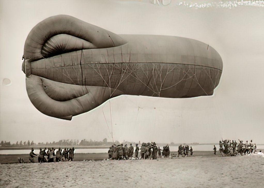 Zeppelin Airship 68 A4 Photo Print