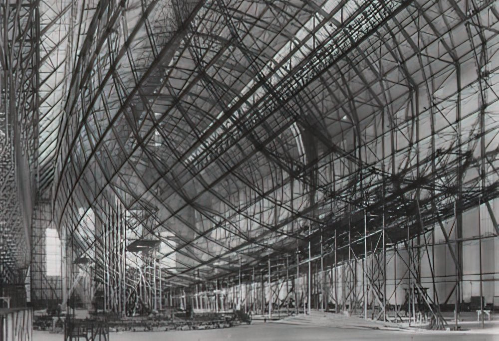Zeppelin Airship 681 A4 Photo Print