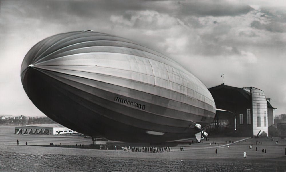 Zeppelin Airship 682 A4 Photo Print