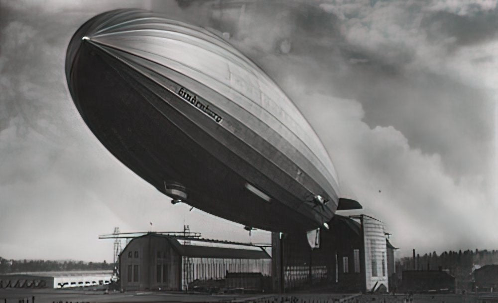 Zeppelin Airship 683 A4 Photo Print