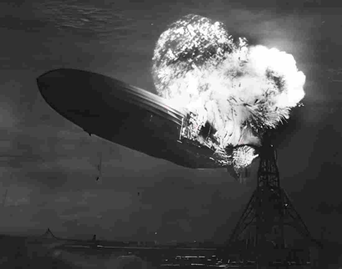 Zeppelin Airship 684 A4 Photo Print