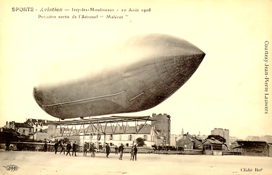 Zeppelin Airship 7 A4 Photo Print