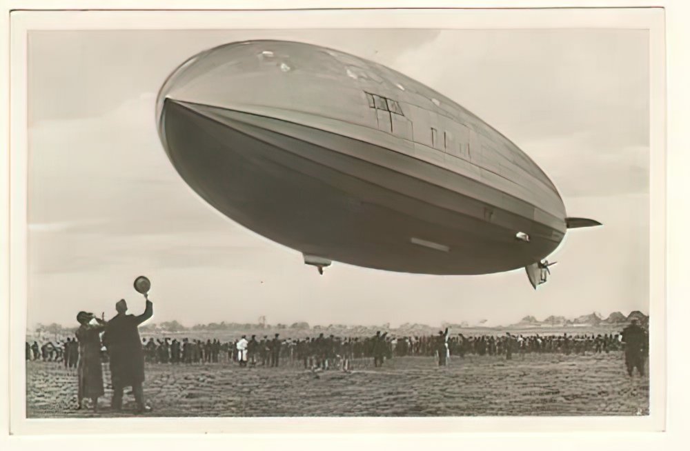 Zeppelin Airship 709 A4 Photo Print