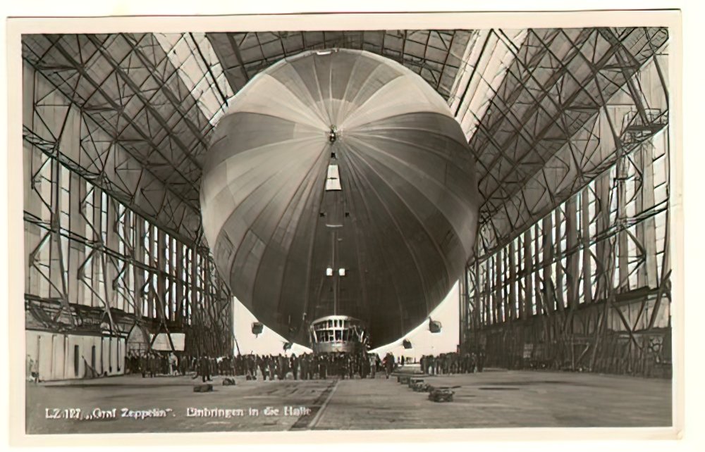 Zeppelin Airship 711 A4 Photo Print