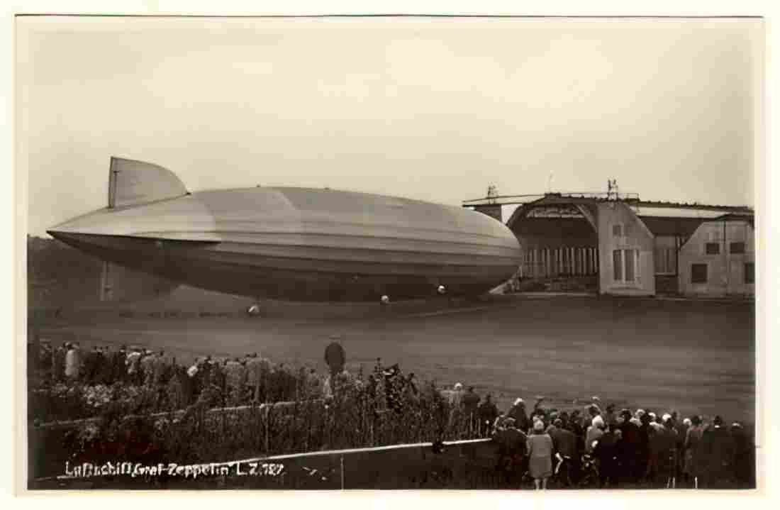 Zeppelin Airship 712 A4 Photo Print