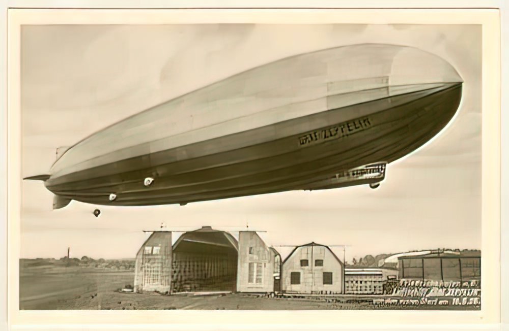 Zeppelin Airship 713 A4 Photo Print