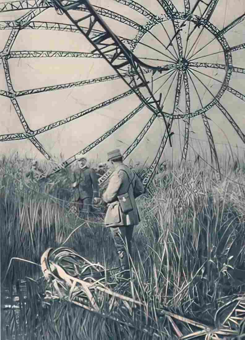 Zeppelin Airship 718 A4 Photo Print