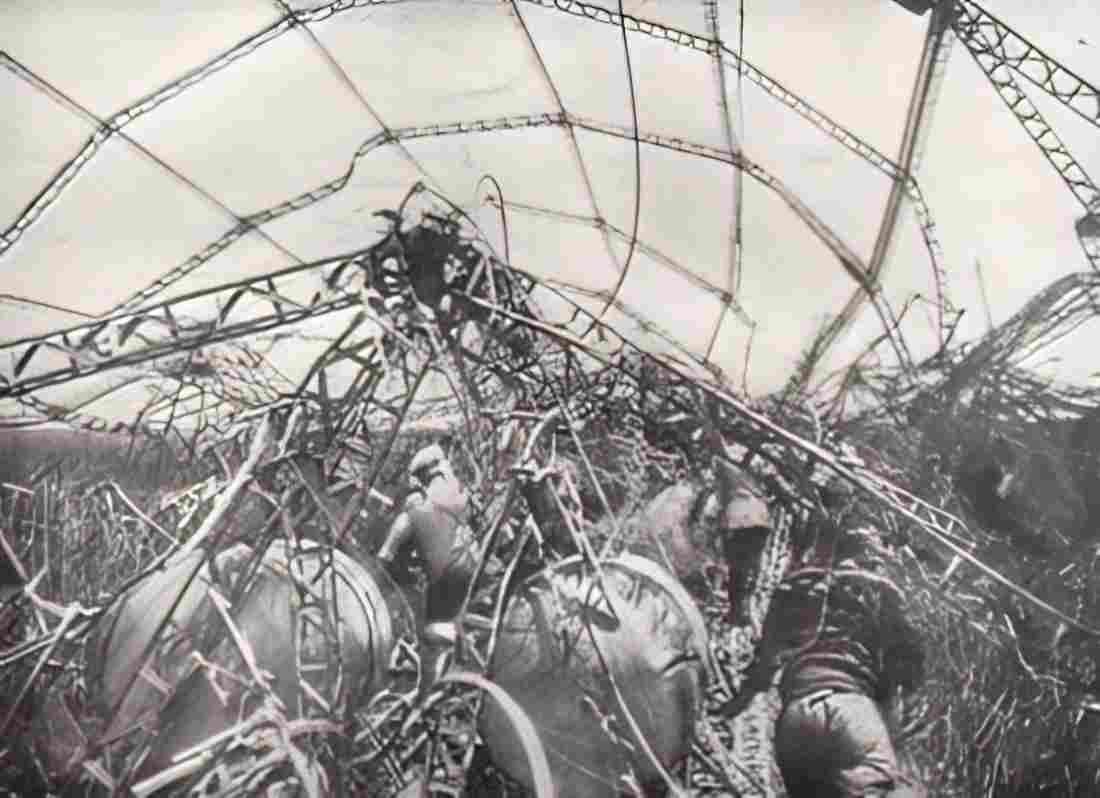 Zeppelin Airship 724 A4 Photo Print