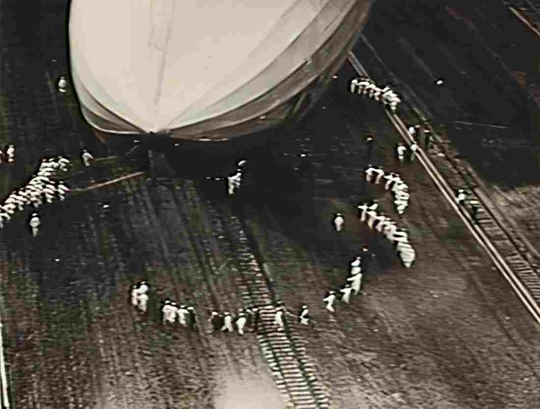 Zeppelin Airship 731 A4 Photo Print