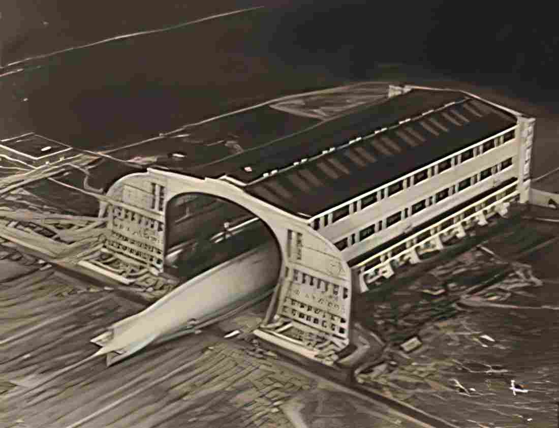 Zeppelin Airship 735 A4 Photo Print