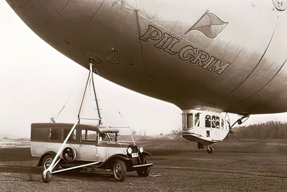 Zeppelin Airship 759 A4 Photo Print