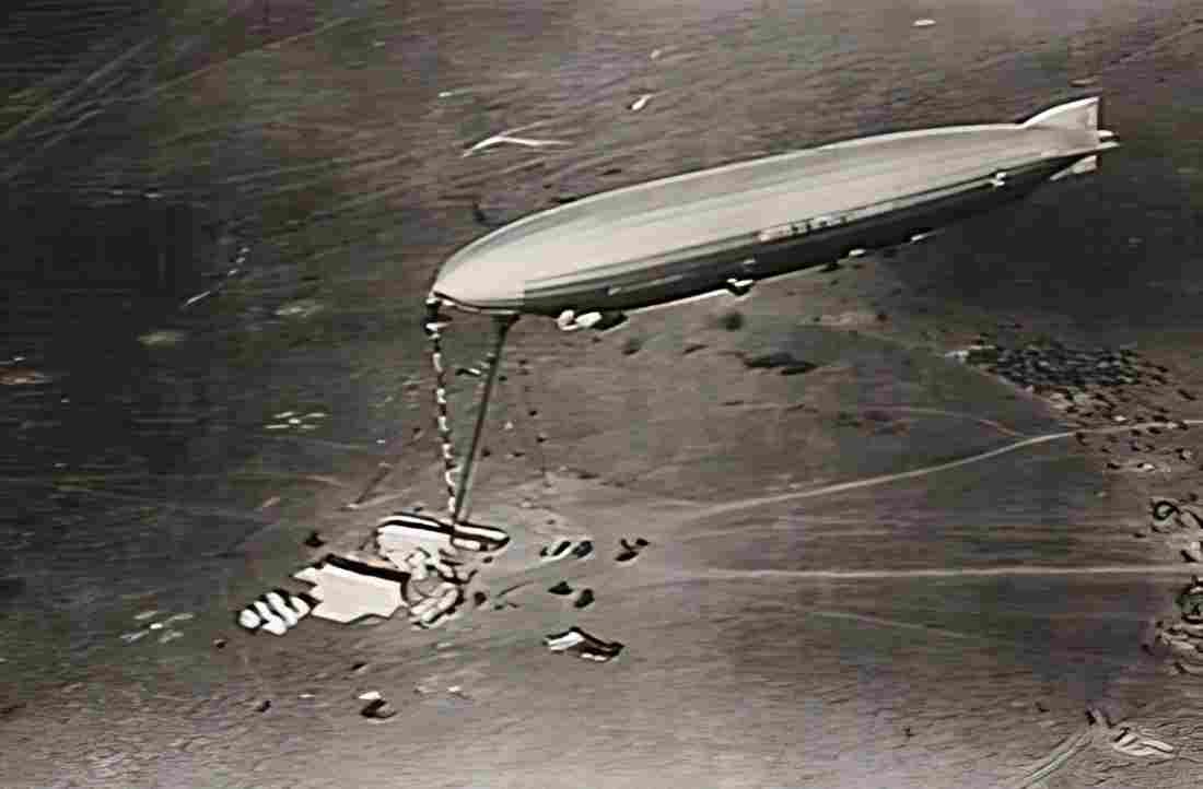 Zeppelin Airship 767 A4 Photo Print