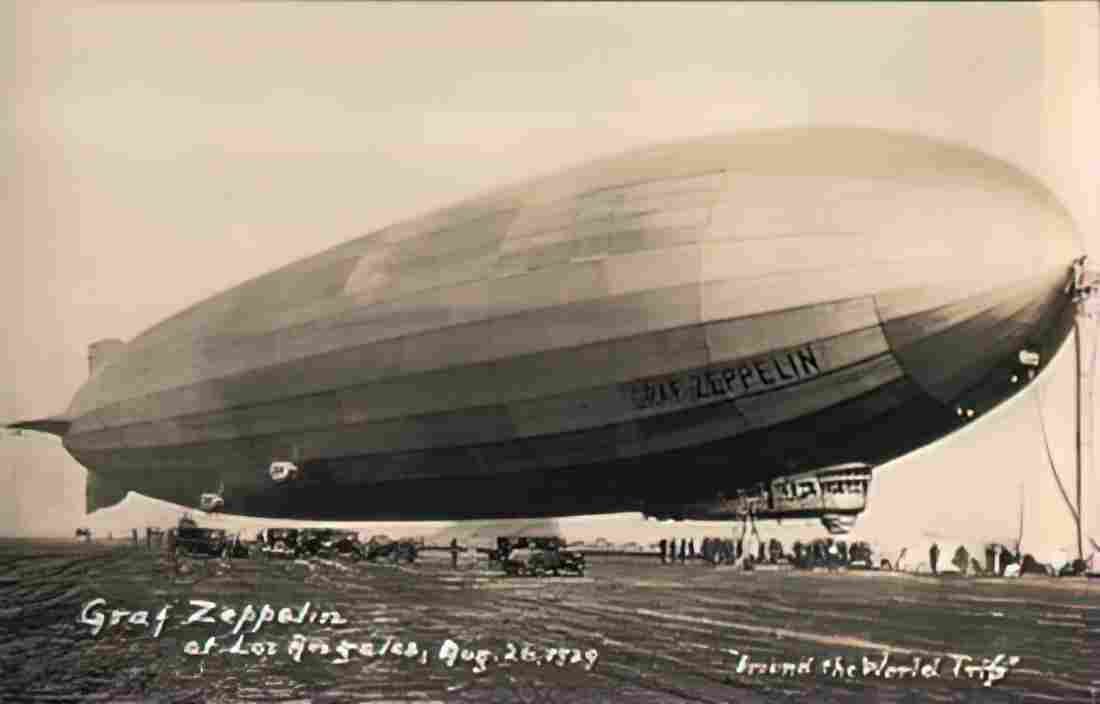 Zeppelin Airship 77 A4 Photo Print