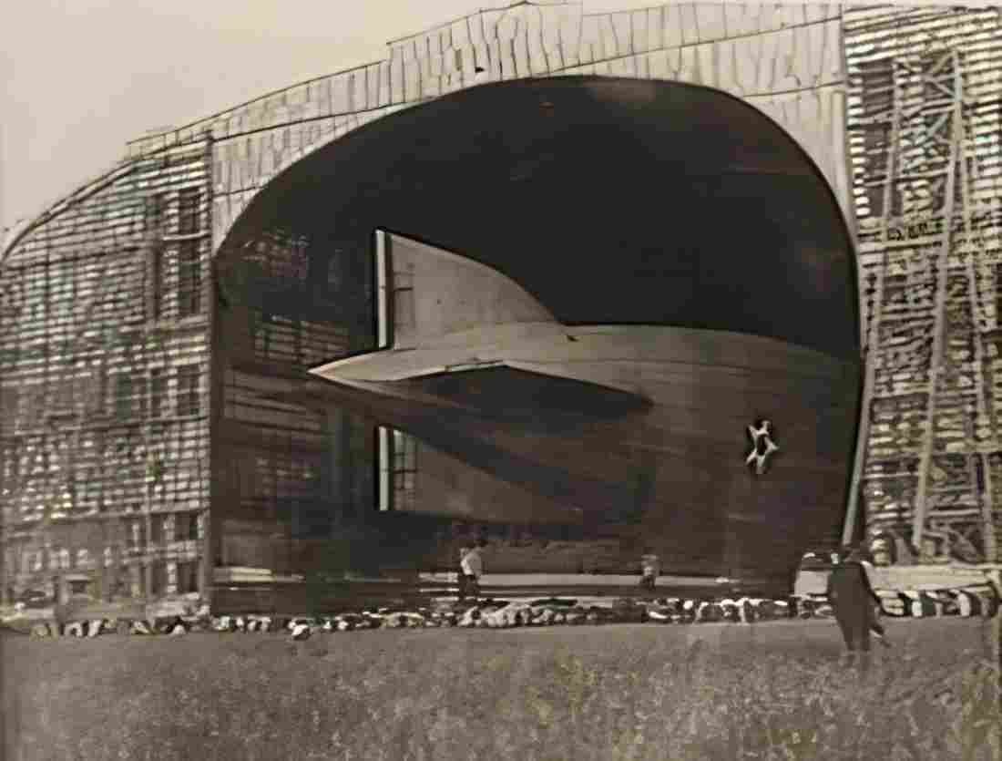 Zeppelin Airship 785 A4 Photo Print