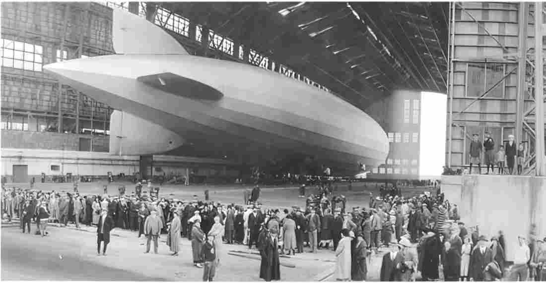 Zeppelin Airship 796 A4 Photo Print