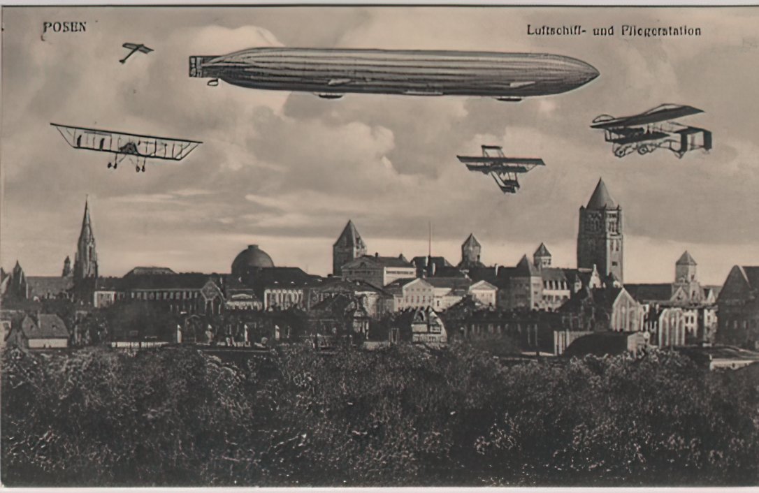 Zeppelin Airship 823 A4 Photo Print