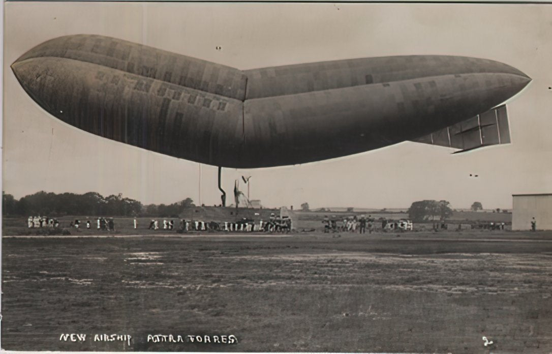 Zeppelin Airship 828 A4 Photo Print