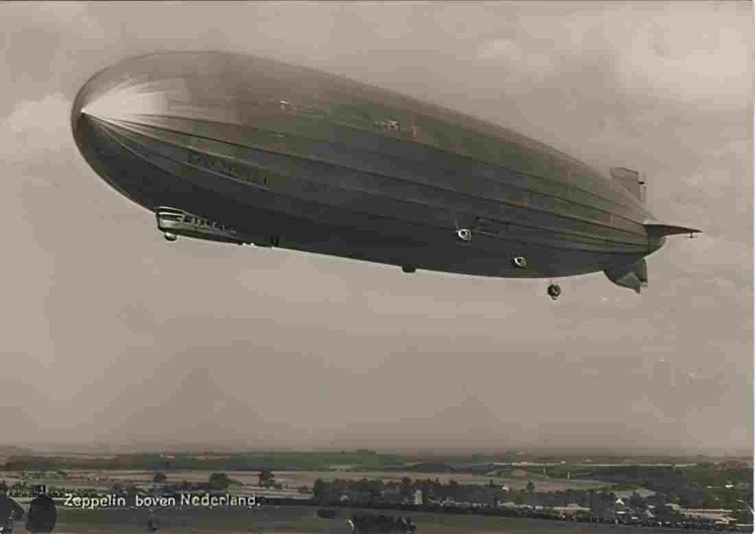 Zeppelin Airship 830 A4 Photo Print