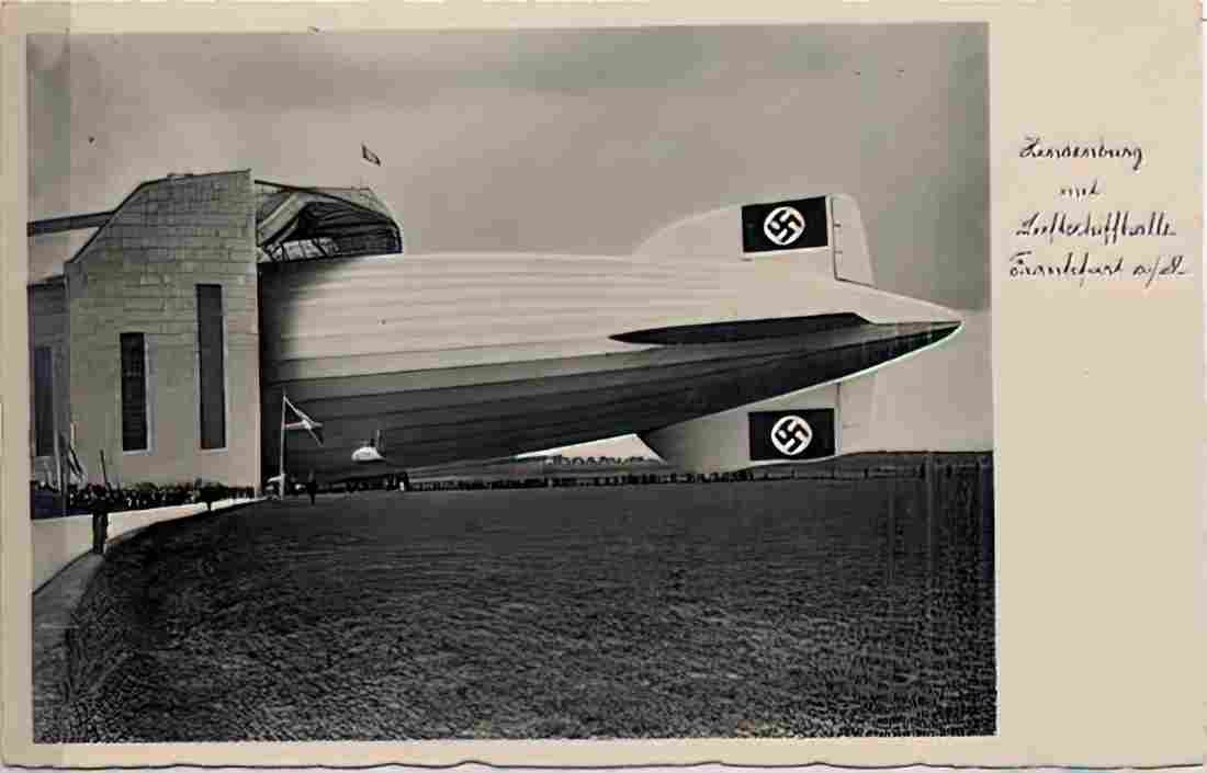 Zeppelin Airship 842 A4 Photo Print
