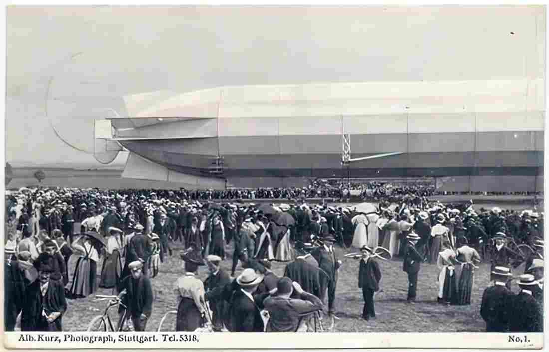 Zeppelin Airship 850 A4 Photo Print