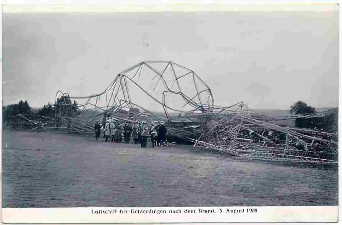 Zeppelin Airship 851 A4 Photo Print
