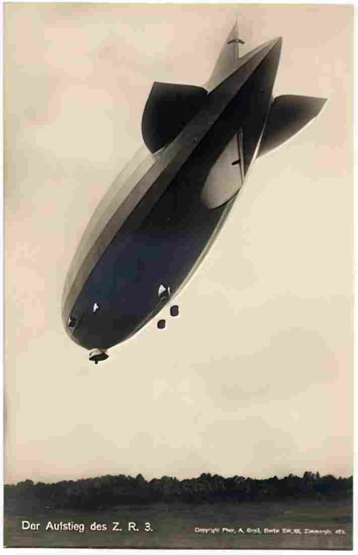 Zeppelin Airship 885 A4 Photo Print