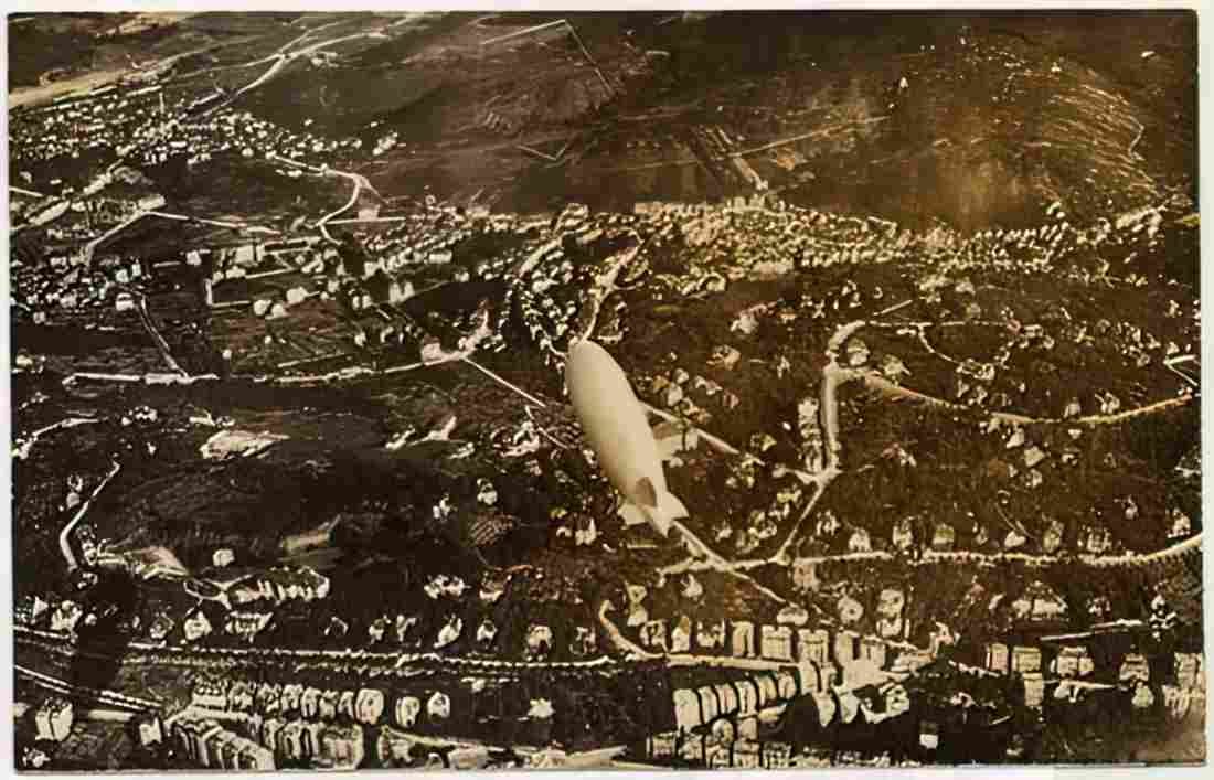 Zeppelin Airship 890 A4 Photo Print