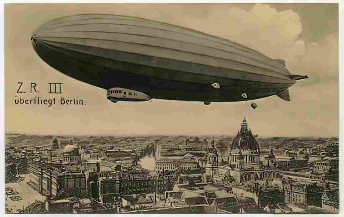 Zeppelin Airship 901 A4 Photo Print
