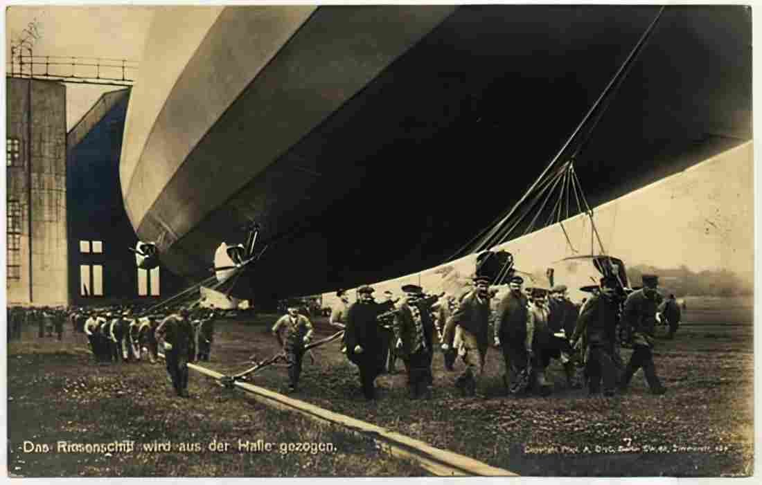 Zeppelin Airship 906 A4 Photo Print