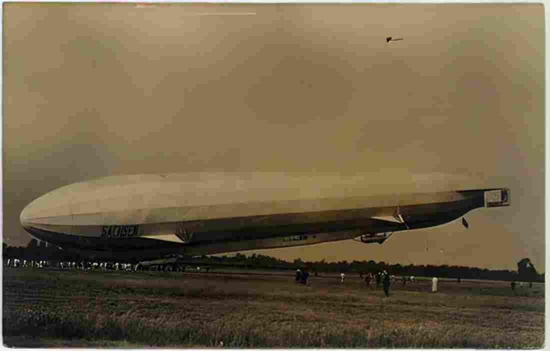 Zeppelin Airship 916 A4 Photo Print