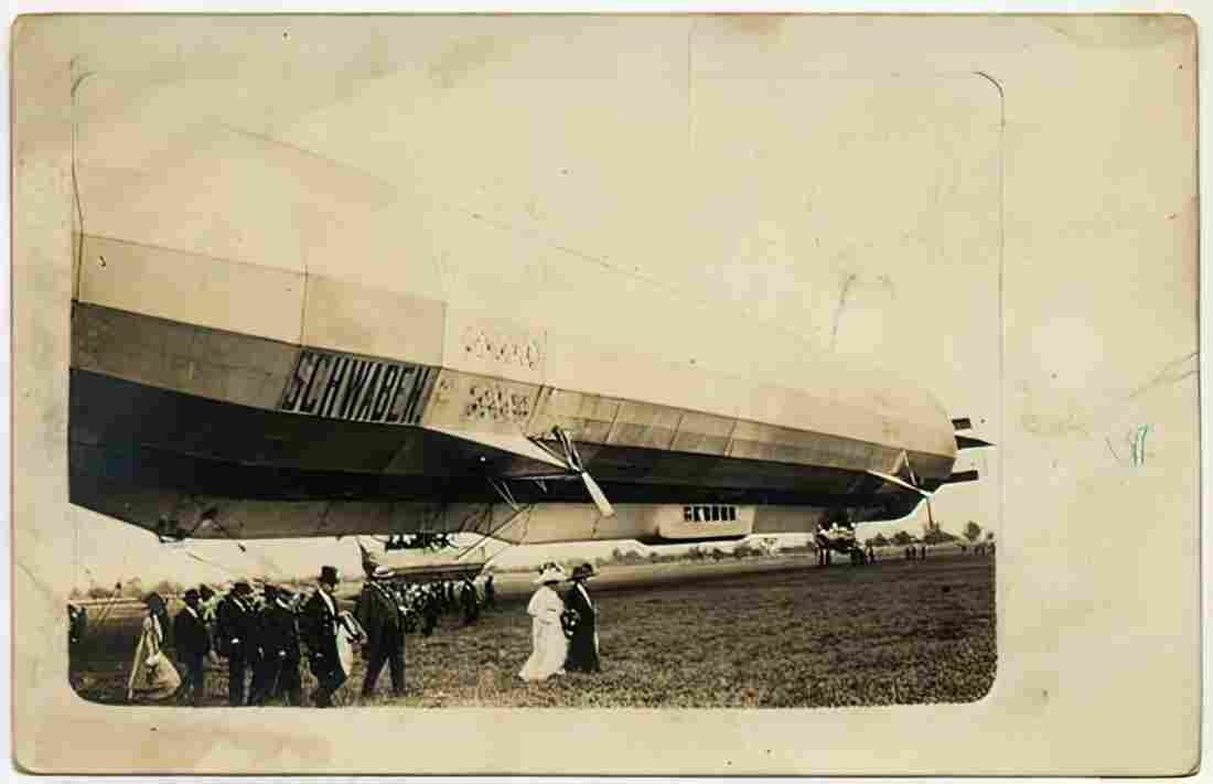 Zeppelin Airship 920 A4 Photo Print