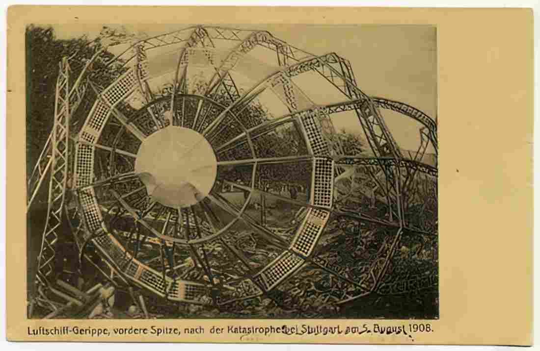 Zeppelin Airship 930 A4 Photo Print