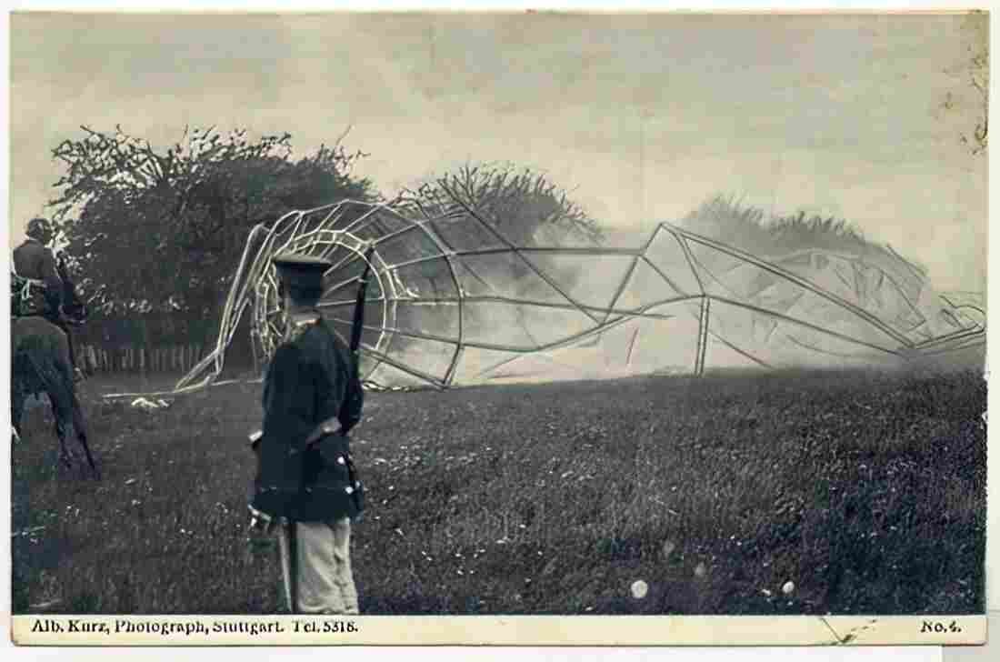 Zeppelin Airship 931 A4 Photo Print