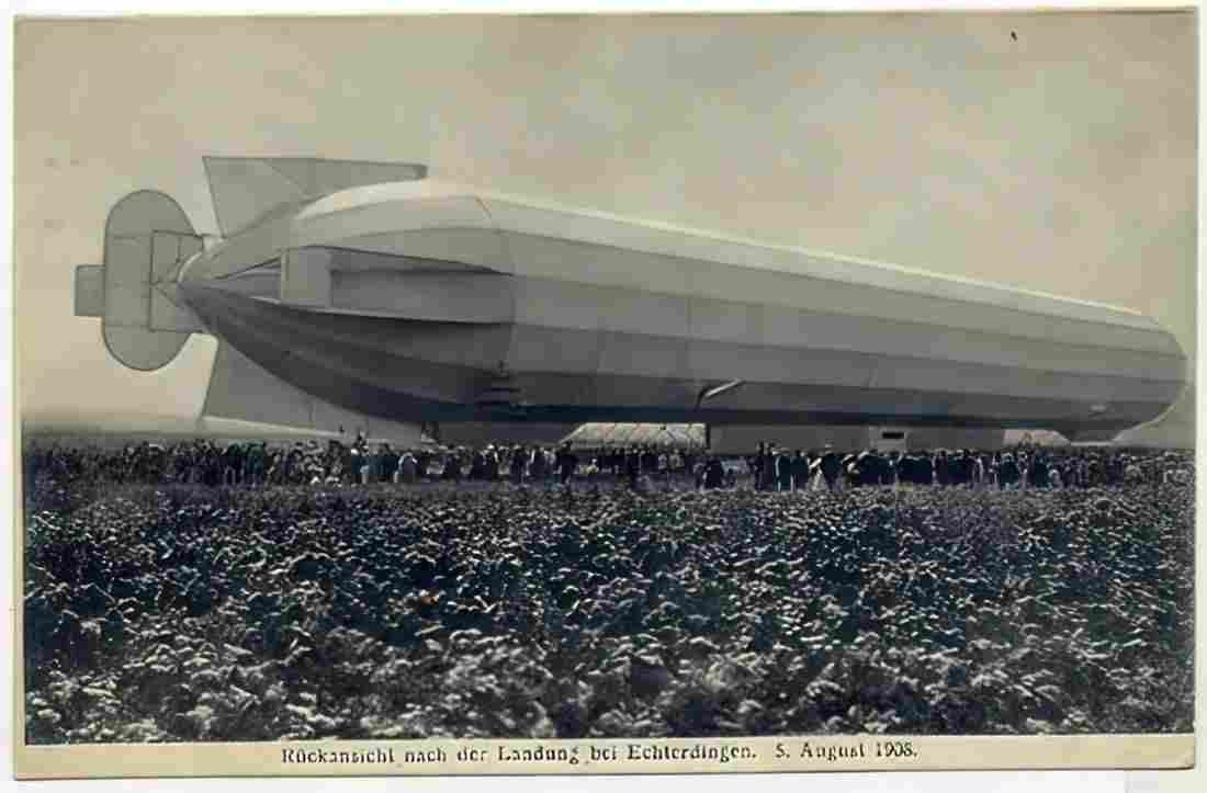 Zeppelin Airship 935 A4 Photo Print