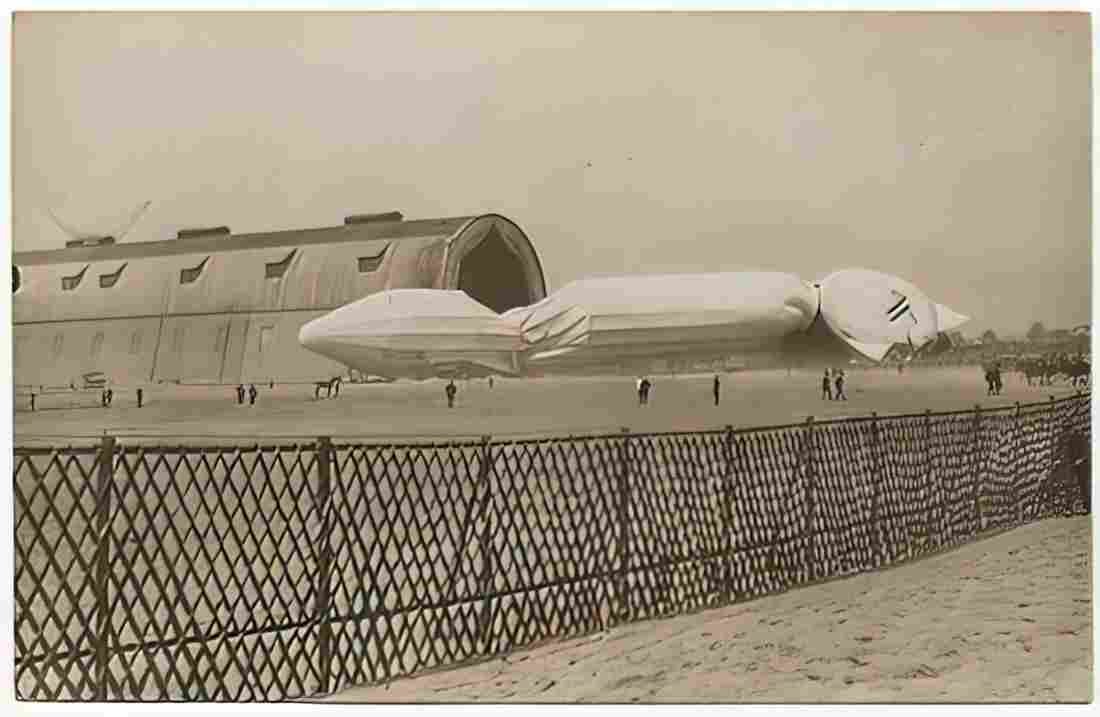 Zeppelin Airship 972 A4 Photo Print