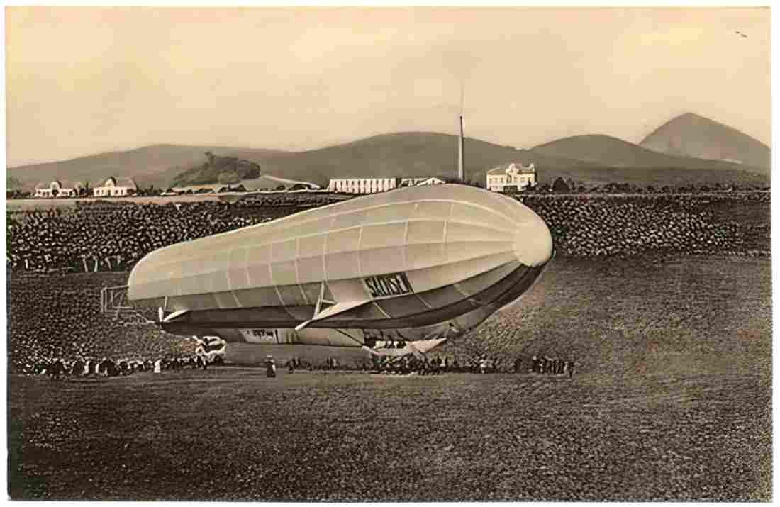 Zeppelin Airship 979 A4 Photo Print