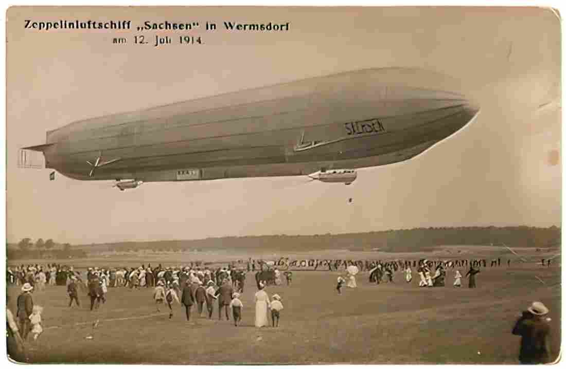 Zeppelin Airship 983 A4 Photo Print