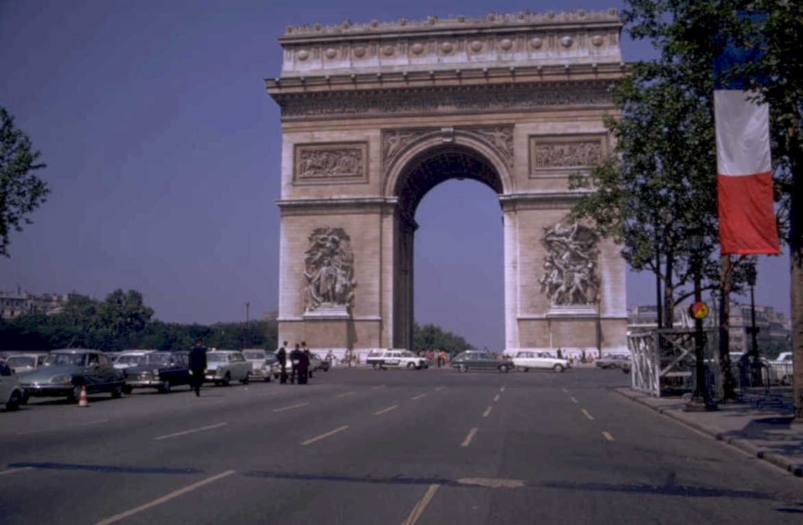 arc de triumph 2 1980s 1990s A4 Photo Print