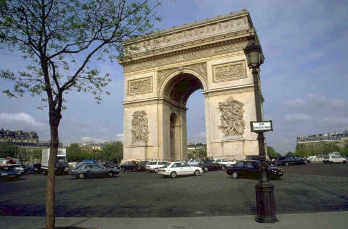 arc de triumph 3 1980s 1990s A4 Photo Print