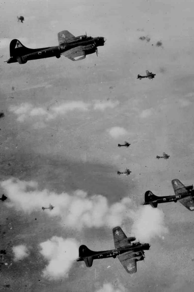 b 17 formation Vintage world war A4 Photo Print