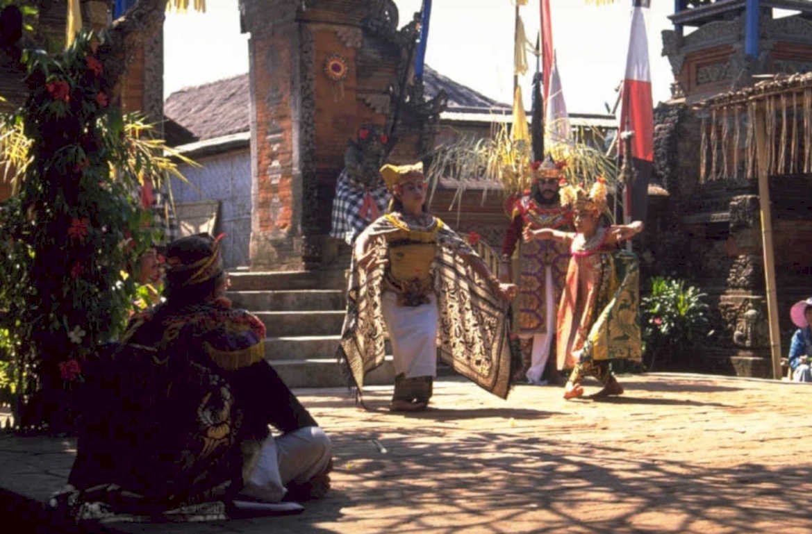 bali dance performance 1980s 1990s A4 Photo Print