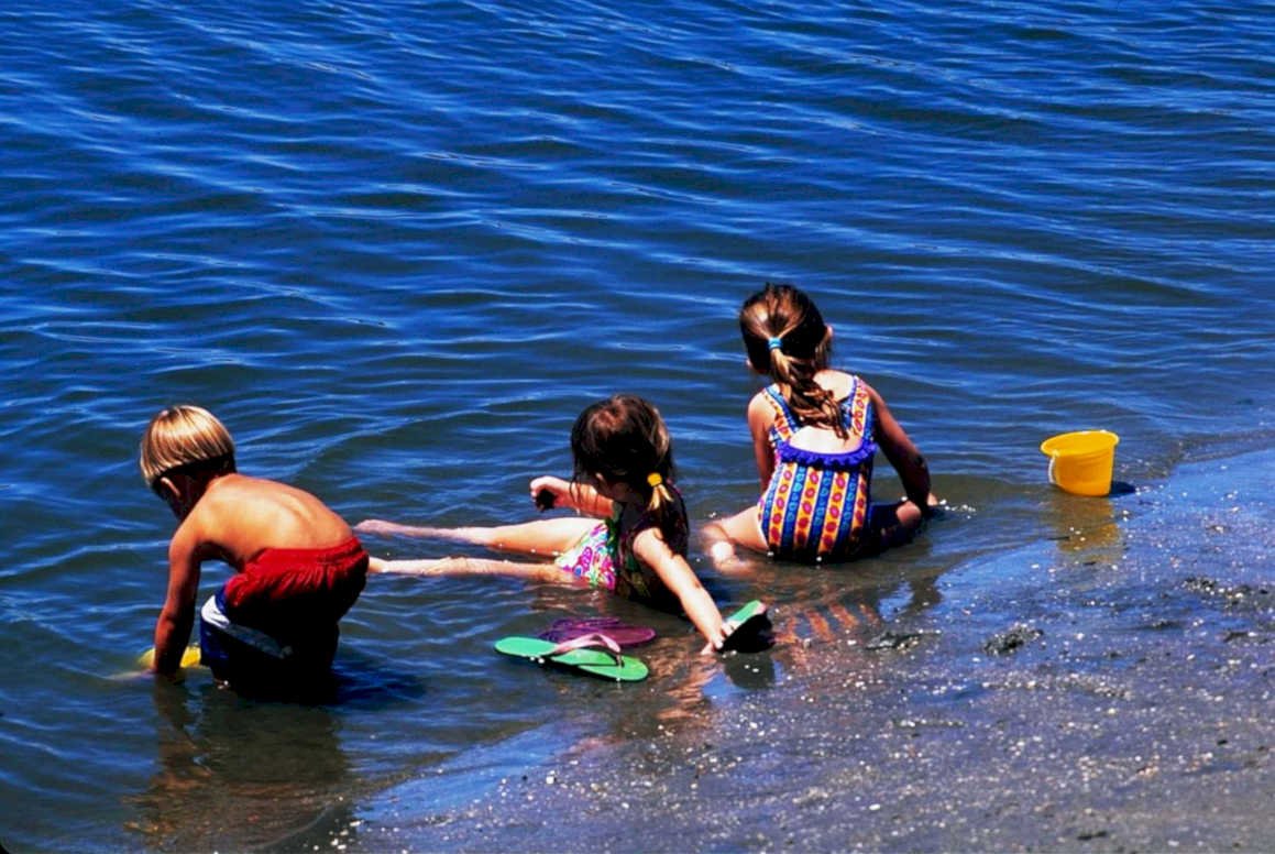 beach children water1980s 1990s A4 Photo Print 42