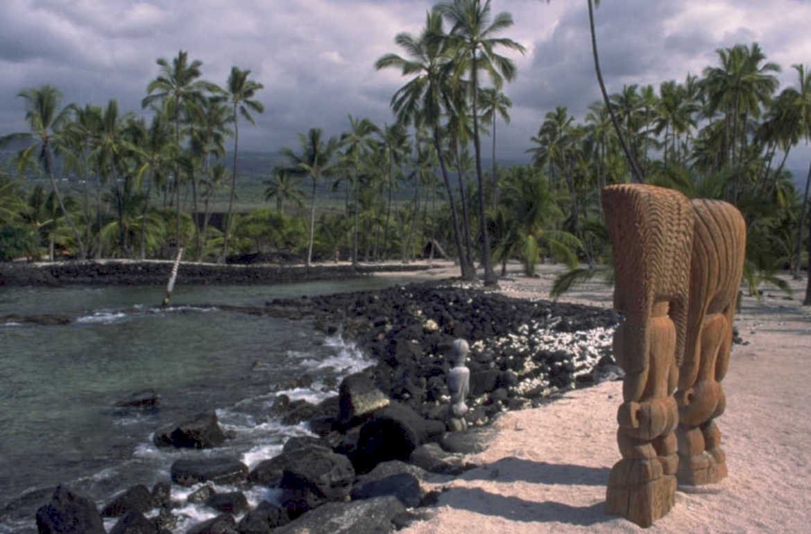 beach sculpture hawaii 1980s 1990s A4 Photo Print
