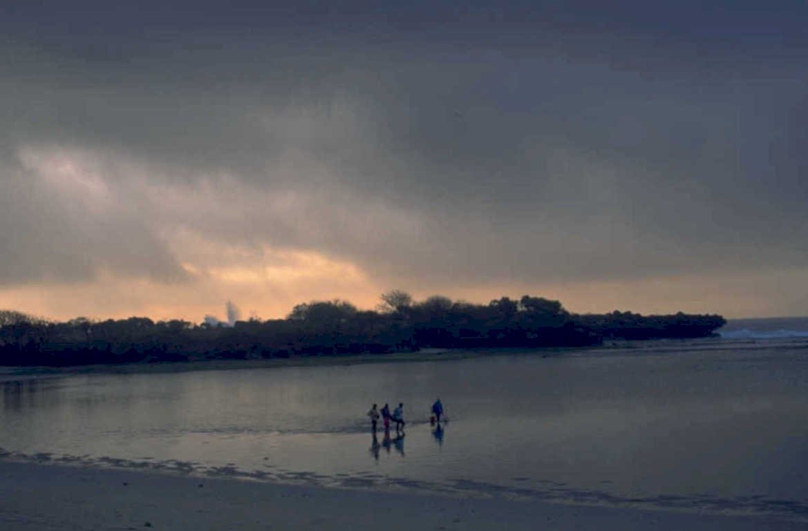 beach sunset silhouette 1980s 1990s A4 Photo Print 42