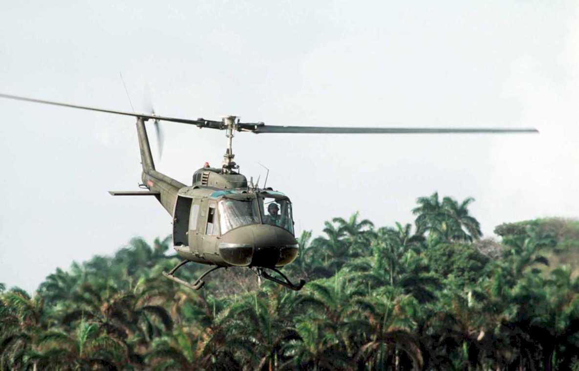 bell huey vietnam1980s 1990s A4 Photo Print