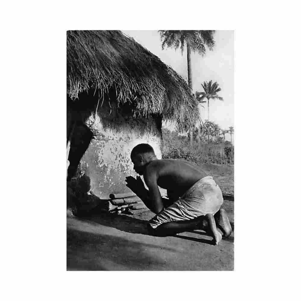 benin pagan praying in front of a fetish size 15 cm by 10 cm Vintage A4 Photo Print